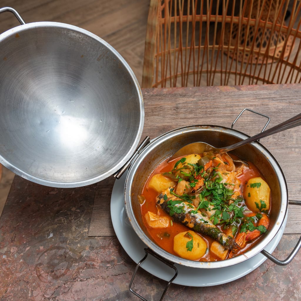 kuchnia portugalska tradycyjna cataplana z owocami morza