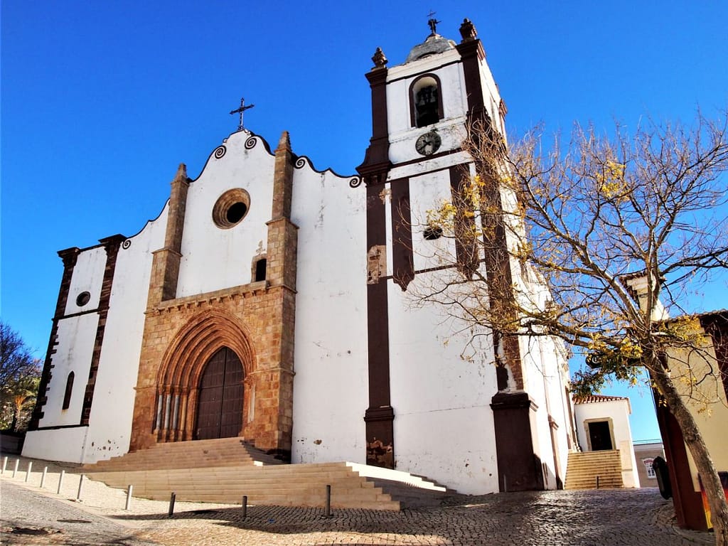 Algarve Silves co zobaczyć zabytkowa katedra zwiedzanie