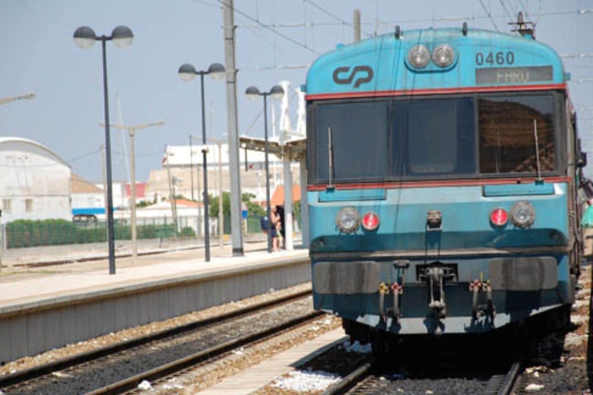 You are currently viewing How to travel in the Algarve?