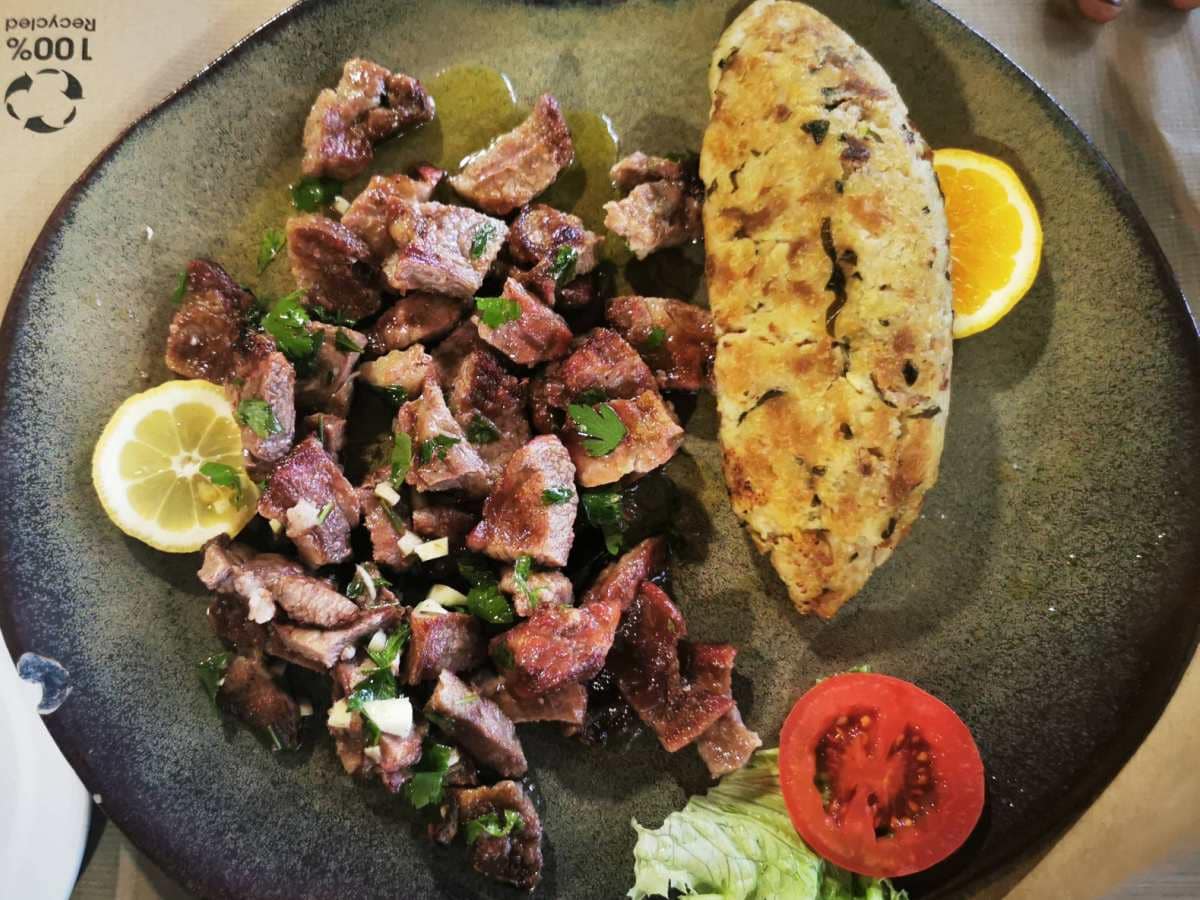 Grilled black pig dish specialty of Luar da Foia restaurant in Monchique